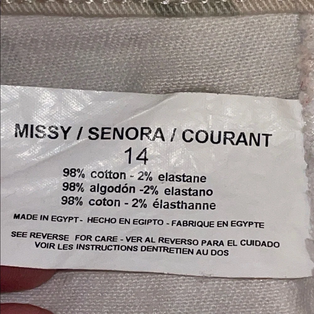 Gloria Vanderbilt Beige Floral Women's Capris. Size 14. - Picture 6 of 10